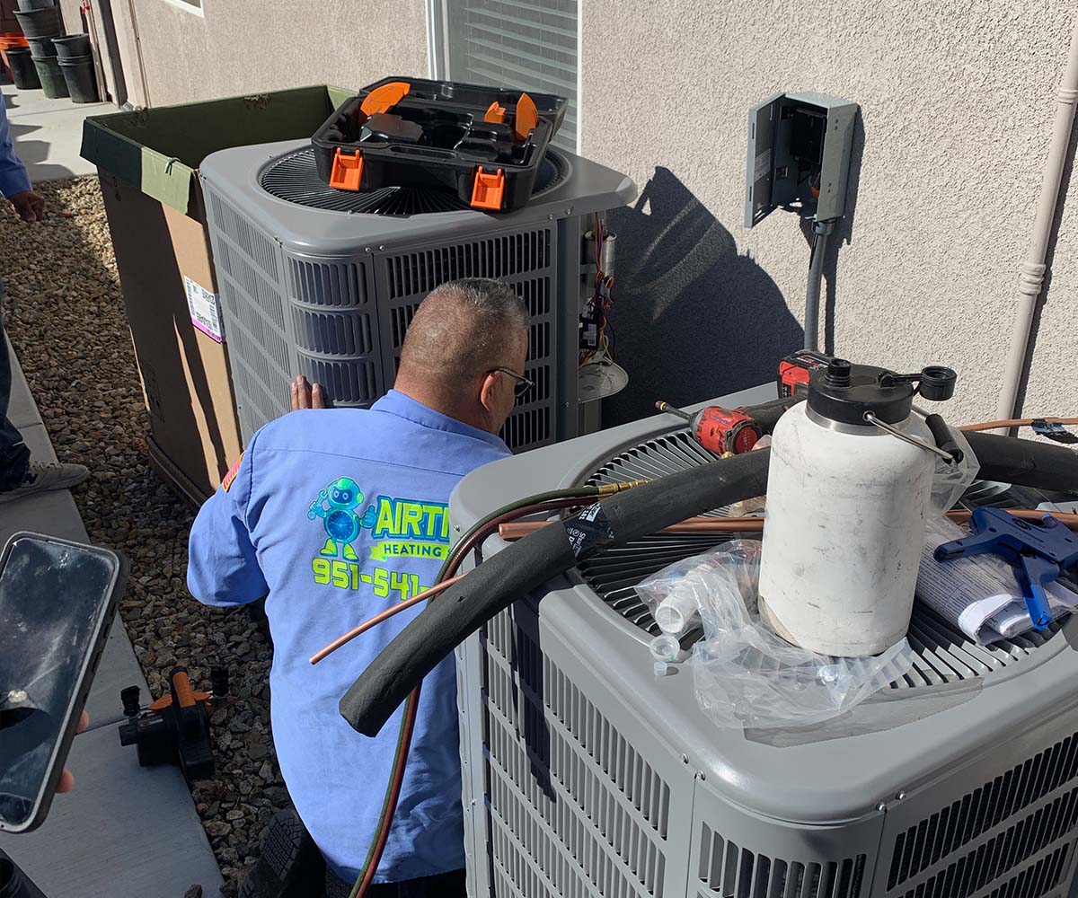 Airtime tech between two AC units